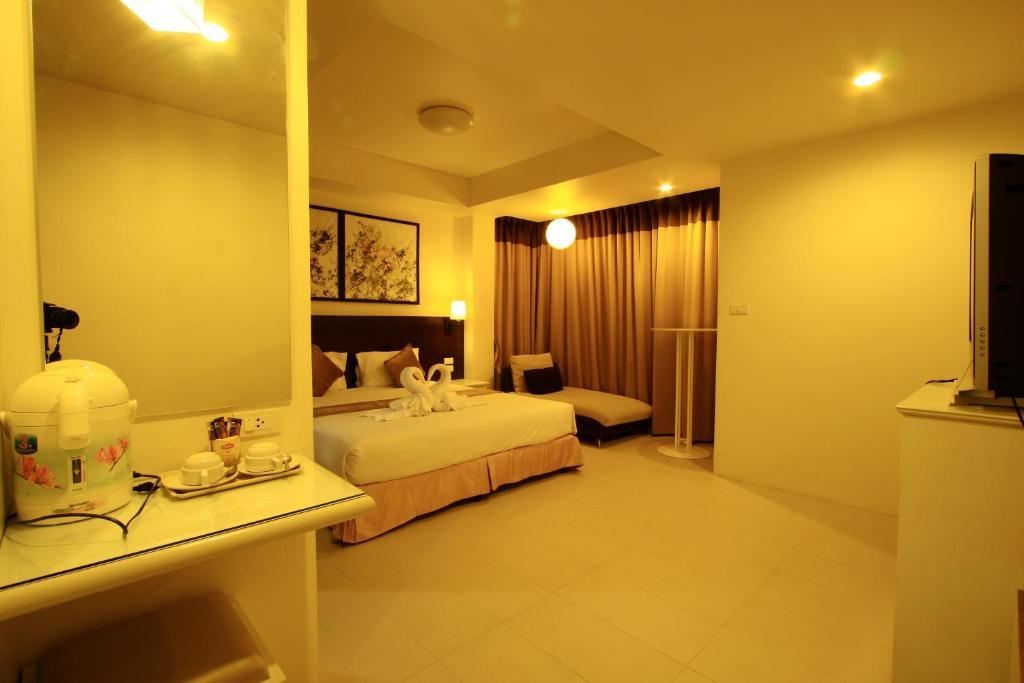 @ White Patong Hotel Cameră foto